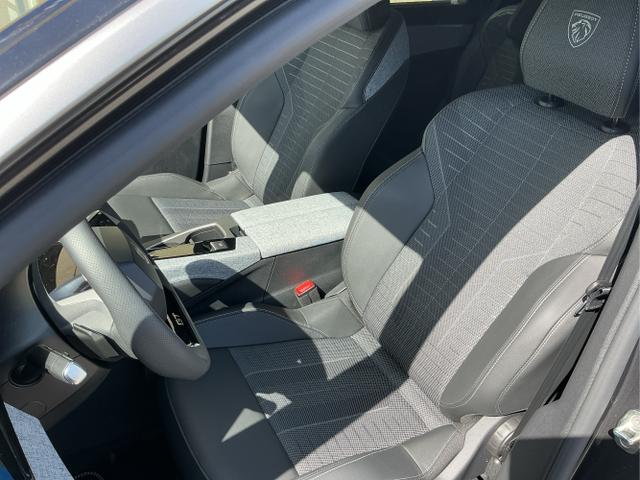 Peugeot / 5008 / Grau / GT 7-S / Titanium Grau Metalic / , Beispielbilder, ggf. teilweise mit Sonderausstattung