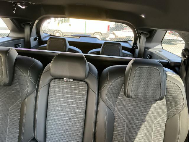 Peugeot / 5008 / Grau / GT 7-S / Titanium Grau Metalic / , Beispielbilder, ggf. teilweise mit Sonderausstattung