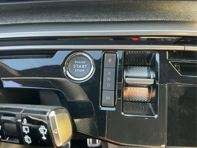 Peugeot / 5008 / Grau / GT 7-S / Titanium Grau Metalic / , Beispielbilder, ggf. teilweise mit Sonderausstattung