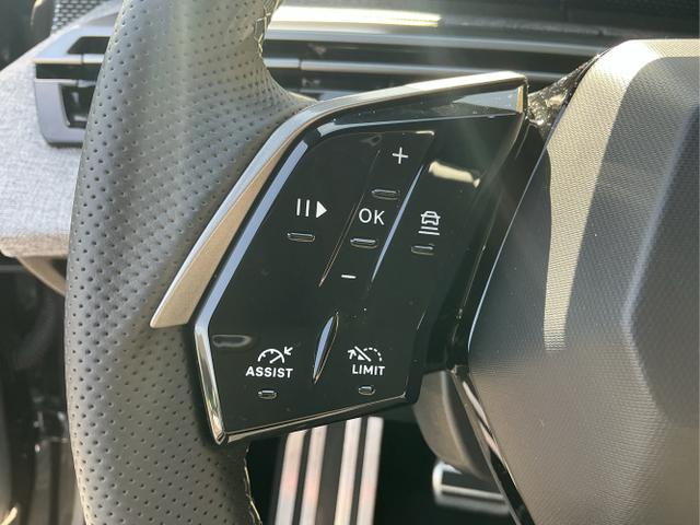 Peugeot / 5008 / Grau / GT 7-S / Titanium Grau Metalic / , Beispielbilder, ggf. teilweise mit Sonderausstattung