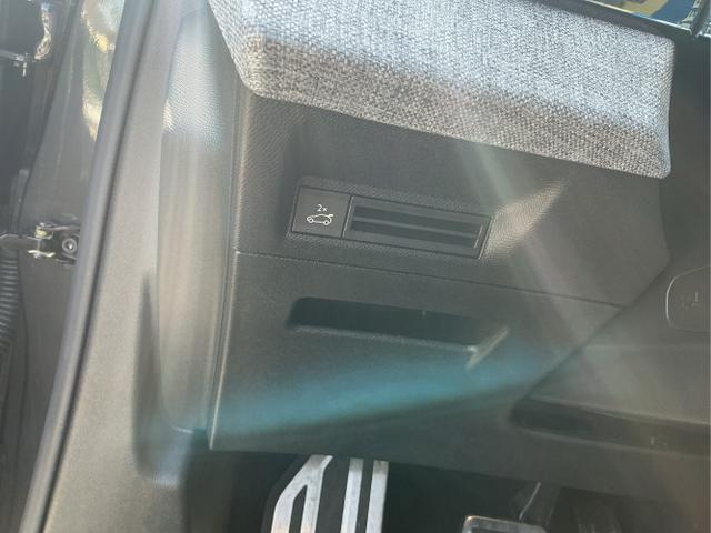 Peugeot / 5008 / Grau / GT 7-S / Titanium Grau Metalic / , Beispielbilder, ggf. teilweise mit Sonderausstattung