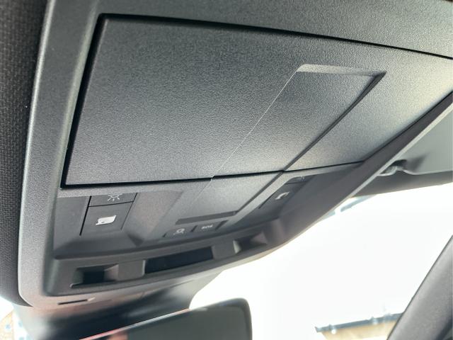 Peugeot / 5008 / Grau / GT 7-S / Titanium Grau Metalic / , Beispielbilder, ggf. teilweise mit Sonderausstattung
