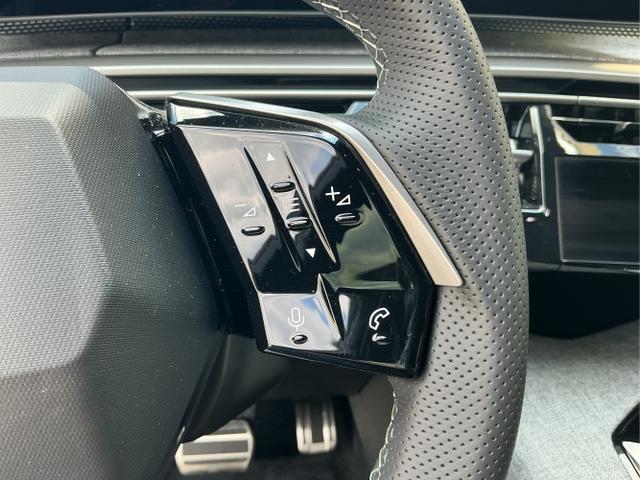 Peugeot / 3008 / Blau / Hybrid 145 / Bleu Ingaro Metalic / , Beispielbilder, ggf. teilweise mit Sonderausstattung