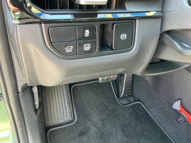 Kia / Sportage / Gr&uuml;n / Gt-Plusline / Experince Green / , Bild dient zur Illustration und zeigt aufpreispflichtige Sonderausstattung. "Die Herstellergarantie beginnt bei EU-Fahrzeugen bereits bei Auslieferung vom ausl&auml;ndischen Lieferanten und kann um mehr als 14 Tage verk&uuml;rzt sein.