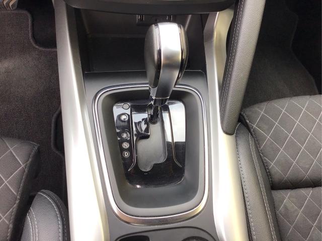 Renault / Kadjar / Wei&szlig; / / / Intens AHK Navi Klima
