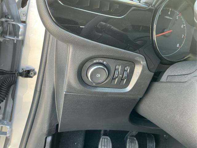 Opel / Corsa / Silber / Edition / Kristall Silber Metalic / , Beispielbilder, ggf. teilweise mit Sonderausstattung
