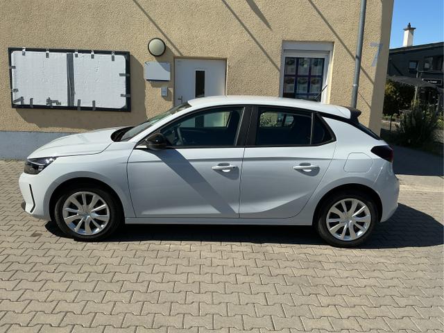Opel / Corsa / Wei&szlig; / Edition / Kontur Wei&szlig; Metalic / , Alle Fotos k&ouml;nnen Beispielbilder sein und aufpreispflichtige Extras enthalten, die genaue Ausstattung entnehmen Sie bitte dem Beschreibungstext. 