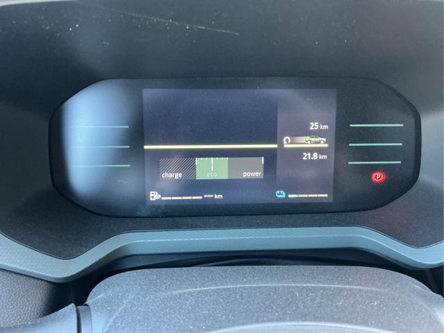 Dacia / Duster / Gr&uuml;n / Extreme / Dusty Khaki / , Beispielbilder, ggf. teilweise mit Sonderausstattung
