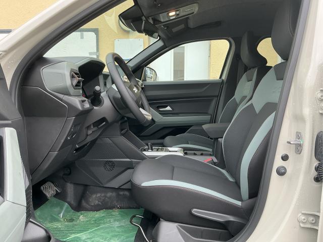 Dacia / Duster / Beige / Extreme / Sandstone Beige / , Beispielbilder, ggf. teilweise mit Sonderausstattung
