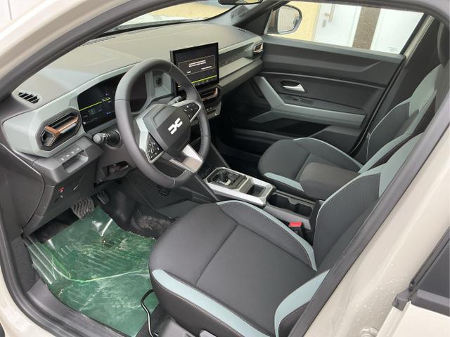 Dacia / Duster / Beige / Extreme / Sandstone Beige / , Beispielbilder, ggf. teilweise mit Sonderausstattung