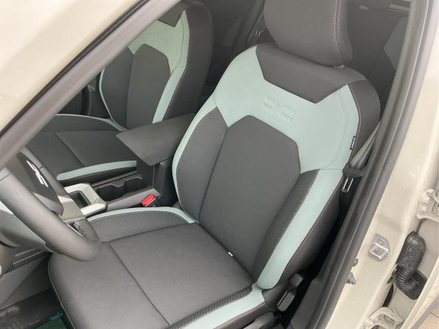 Dacia / Duster / Beige / Extreme / Sandstone Beige / , Beispielbilder, ggf. teilweise mit Sonderausstattung