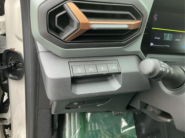 Dacia / Duster / Beige / Extreme / Sandstone Beige / , Beispielbilder, ggf. teilweise mit Sonderausstattung