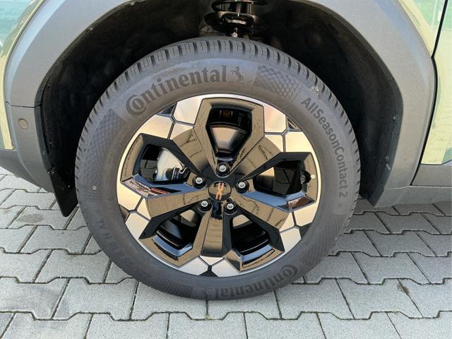 Dacia / Bigster / Gr&uuml;n / Extreme / Green Cedr&egrave; / , Beispielbilder, ggf. teilweise mit Sonderausstattung