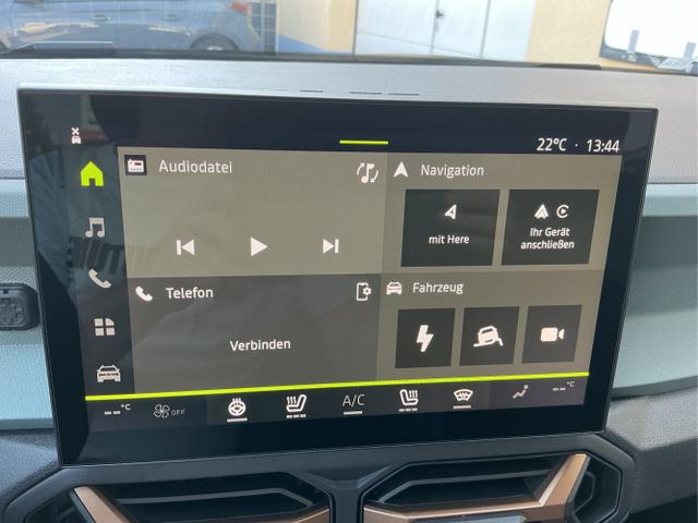 Dacia / Bigster / Gr&uuml;n / Extreme / Green Cedr&egrave; / , Beispielbilder, ggf. teilweise mit Sonderausstattung