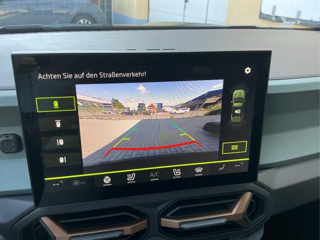 Dacia / Bigster / Gr&uuml;n / Extreme / Green Cedr&egrave; / , Beispielbilder, ggf. teilweise mit Sonderausstattung