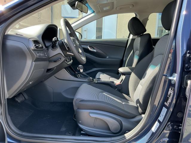 Hyundai / i30 / Blau / Go / Salley blue / , Beispielbilder, ggf. teilweise mit Sonderausstattung