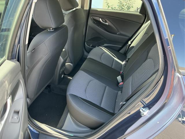 Hyundai / i30 / Blau / Go / Salley blue / , Beispielbilder, ggf. teilweise mit Sonderausstattung