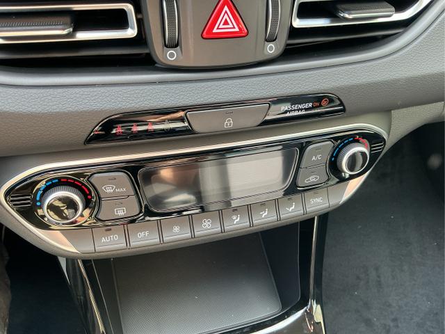 Hyundai / i30 / Blau / Go / Salley blue / , Beispielbilder, ggf. teilweise mit Sonderausstattung