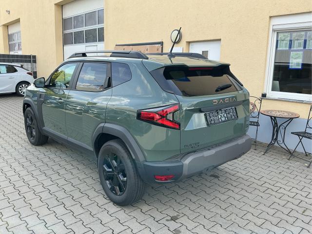 Dacia / Duster / Gr&uuml;n / Extreme / Dusty Khaki / , Beispielbilder, ggf. teilweise mit Sonderausstattung