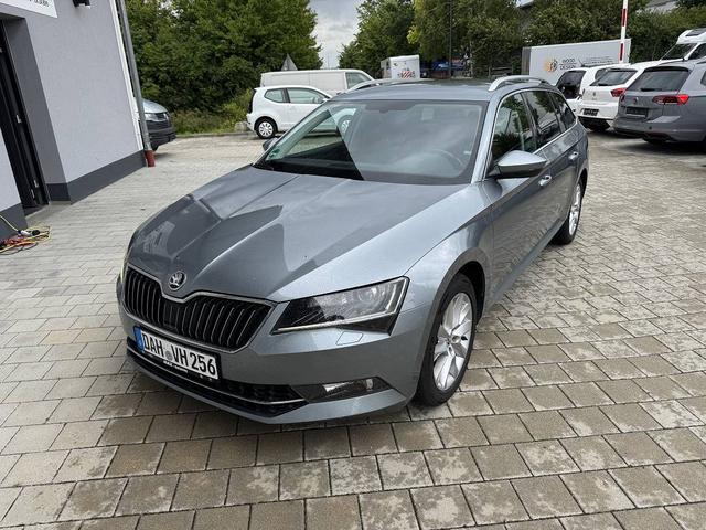 Skoda Superb Combi 2.0 TSI 4x4 *TOP-Ausstattung* STYLE 