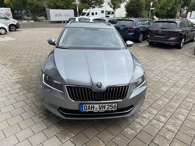 Skoda Superb Combi 2.0 TSI 4x4 *TOP-Ausstattung* STYLE 