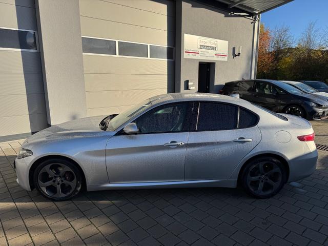 Alfa Romeo Giulia 2.2 DIESEL *TOP-Ausstattung* Scheckheft 