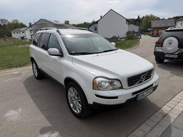 Volvo XC90 - D5 AWD MOMENTUM *Rentnernauto* 7-SITZER