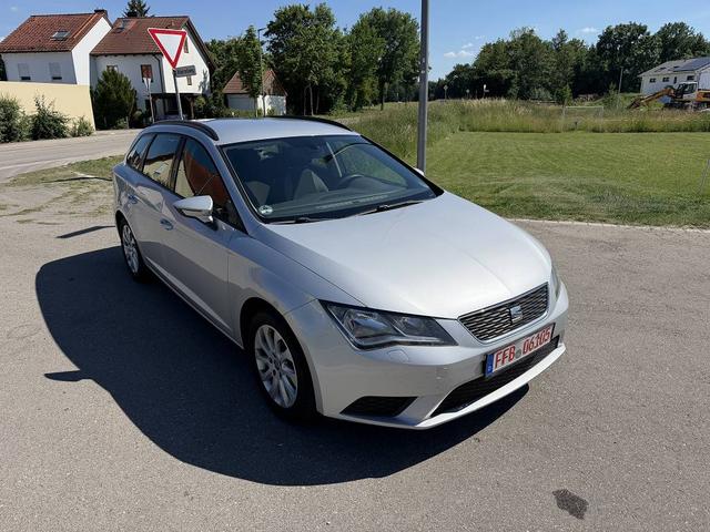 Seat Leon Sportstourer - 1.6 TDI *Scheckheft* STYLE