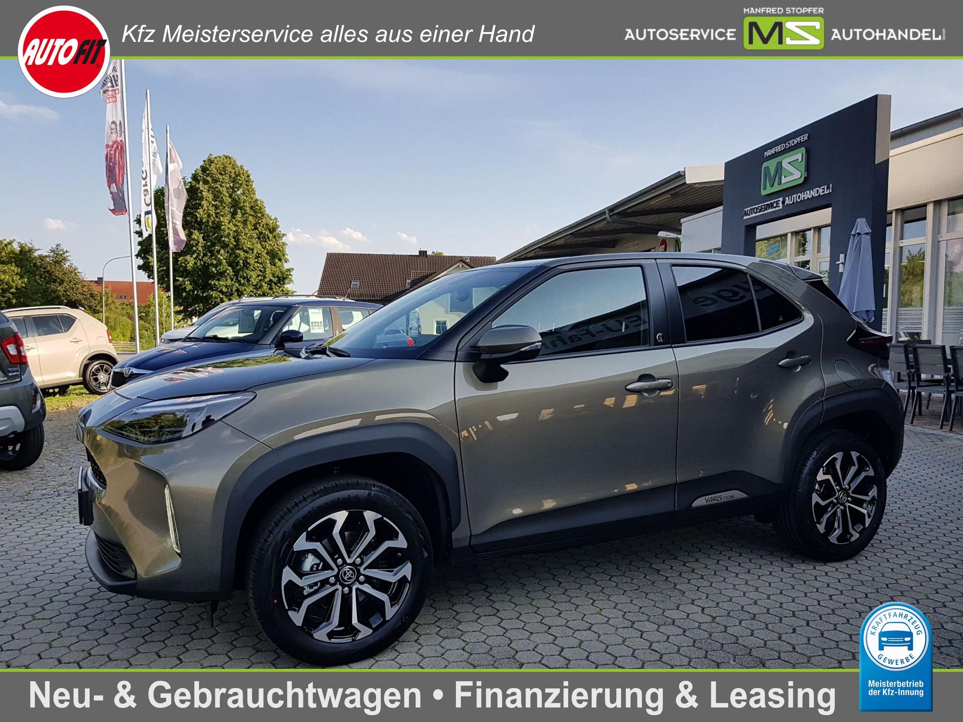 Toyota Yaris Cross SUV/Geländewagen/Pickup in Schwarz