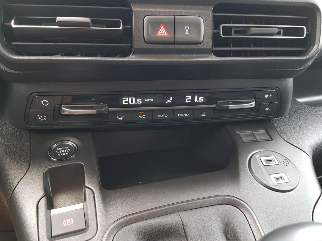 Toyota Proace City Verso L2 Teamplayer 1.2 Team D 7-SITZER - TEMPOMAT ...