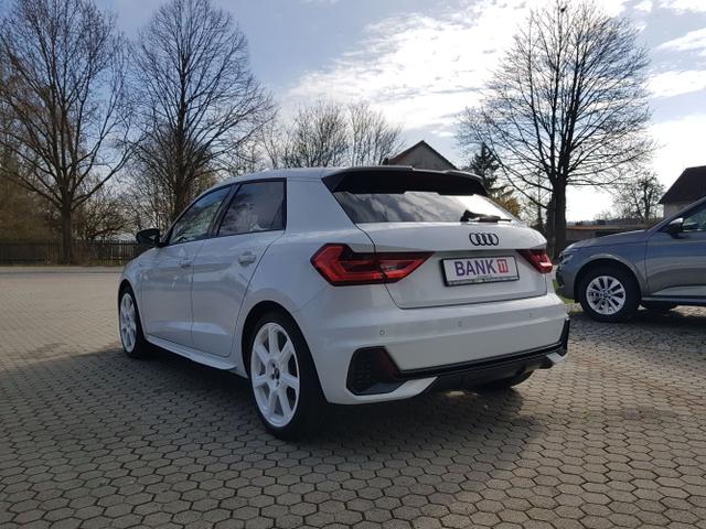 Audi / A1 Sportback / / / / 