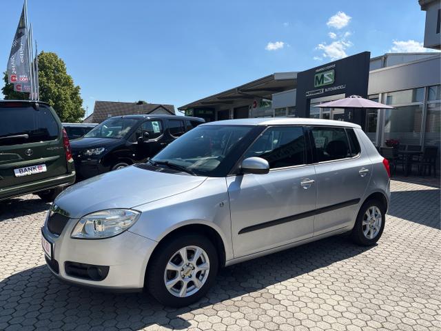 Skoda Fabia - II 1.2 Ambiente LIMOUSINE 5-T&Uuml;RIG-KLIMA-ALU-ZV-NSW-ELEKTR.FENSTERHEBER-SOMMERREIFEN NEUWERTIG !