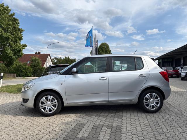 Skoda / Fabia / Silber / / / Fabia 1.2 TSI Ambition Green tec 5-t&uuml;rig + Klima + Tempomat + CD-Swing + ZV + T&Uuml;V 04/2028 + gepflegter Zustand !