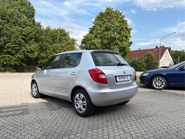 Skoda / Fabia / Silber / / / Fabia 1.2 TSI Ambition Green tec 5-t&uuml;rig + Klima + Tempomat + CD-Swing + ZV + T&Uuml;V 04/2028 + gepflegter Zustand !