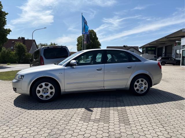 Audi / A4 Limousine / Silber / / / A4 1.6 