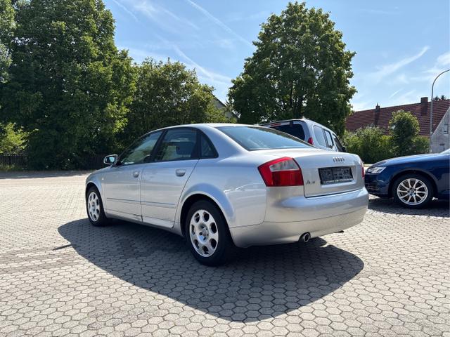 Audi / A4 Limousine / Silber / / / A4 1.6 