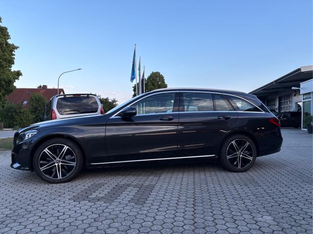 Mercedes-Benz / C-Klasse / Grau / / / C 300 e T Avantgarde Plugin Hybrid ! Anh&auml;ngerkupplung schwenkbar+Business Plus+Avantgarde Interieur+Fahrassistenz-Paket High-End+Park-Paket Advanced