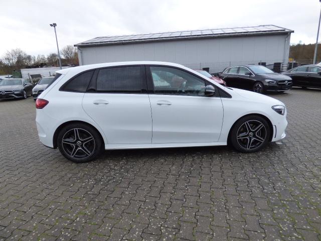 Mercedes-Benz B-Klasse B 220 4 M AMG Line Advanced Plus Totwinkel Nightpaket Verkehrszeichen Assist Multibeam Ambiente Kamera KEYLESS GO EASY PACK Heckklappe Modeljahr 2024 