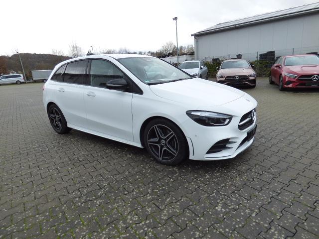 Mercedes-Benz B-Klasse B 220 4 M AMG Line Advanced Plus Totwinkel Nightpaket Verkehrszeichen Assist Multibeam Ambiente Kamera KEYLESS GO EASY PACK Heckklappe Modeljahr 2024 