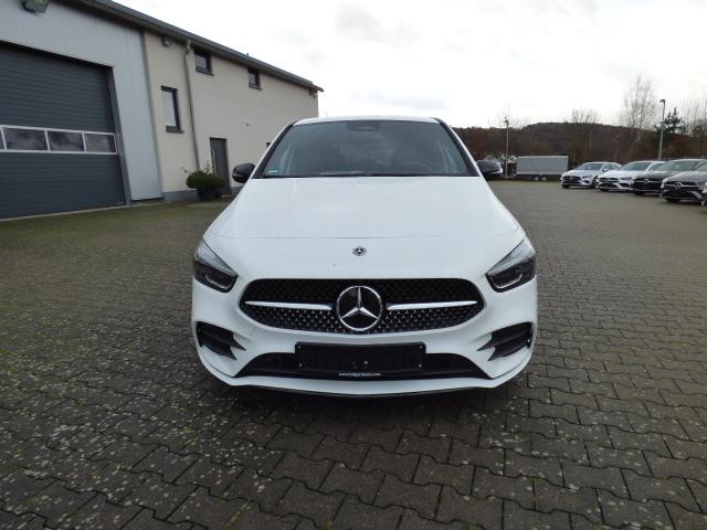 Mercedes-Benz B-Klasse B 220 4 M AMG Line Advanced Plus Totwinkel Nightpaket Verkehrszeichen Assist Multibeam Ambiente Kamera KEYLESS GO EASY PACK Heckklappe Modeljahr 2024 