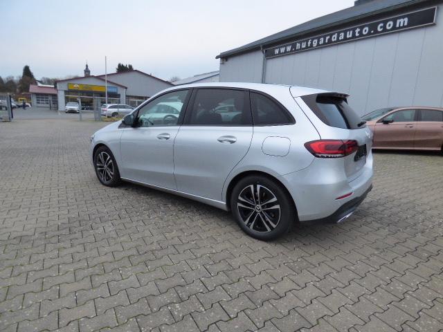 Mercedes-Benz B-Klasse B 220 d Business Progresive MBUX High End Paket LED Performance Scheinwerfer Spiegel Park-Paket Rückfahrkamera Fernlicht Assistent Distonic Panorama Schiebedach Totwinkel 