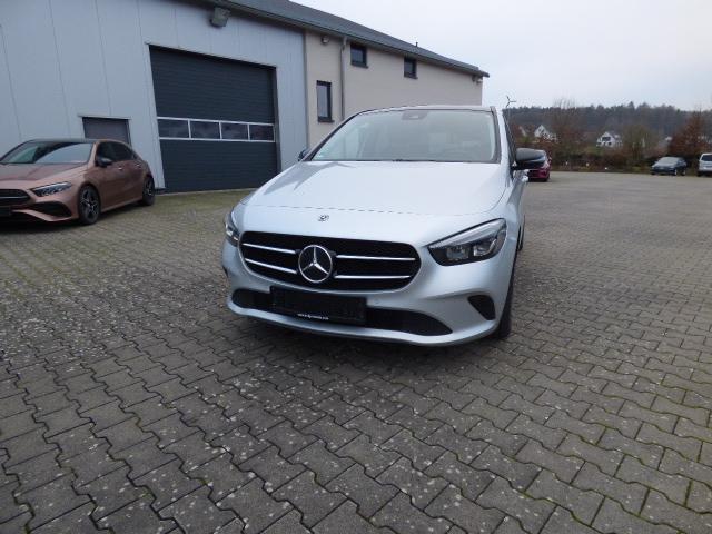 Mercedes-Benz B-Klasse B 220 d Business Progresive MBUX High End Paket LED Performance Scheinwerfer Spiegel Park-Paket Rückfahrkamera Fernlicht Assistent Distonic Panorama Schiebedach Totwinkel 