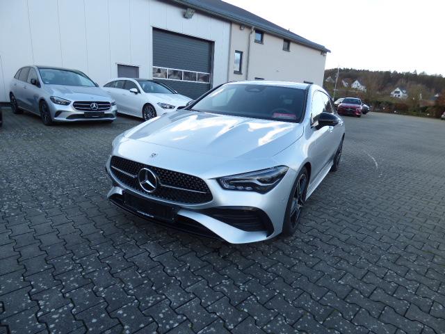 Mercedes-Benz CLA Shooting Brake 180 SB AMG Line Premium Anhängerkupplung Night Paket 360 Grad Kamera Verkehrszeichen Assist Winter Ambiente LED Keyless Go Totwinkel 