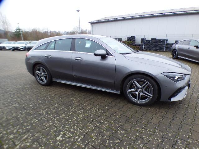 Mercedes-Benz CLA Shooting Brake 200 SB AMG Line Premium Memory AHK Adaptives Fahrwerk Verkehrszeichen Assist Winterpaket Totwinkel Kamera 