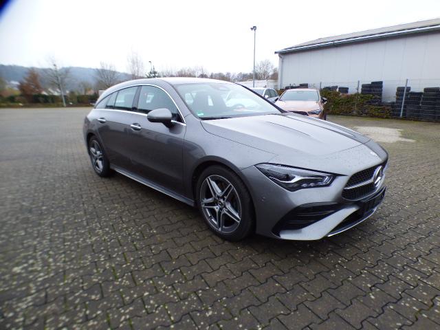 Mercedes-Benz CLA Shooting Brake 200 SB AMG Line Premium Memory AHK Adaptives Fahrwerk Verkehrszeichen Assist Winterpaket Totwinkel Kamera 