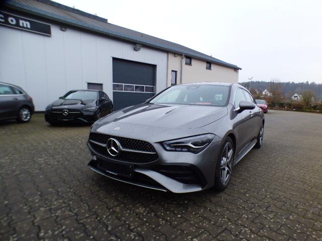 Mercedes-Benz CLA Shooting Brake 200 SB AMG Line Premium Memory AHK Adaptives Fahrwerk Verkehrszeichen Assist Winterpaket Totwinkel Kamera 