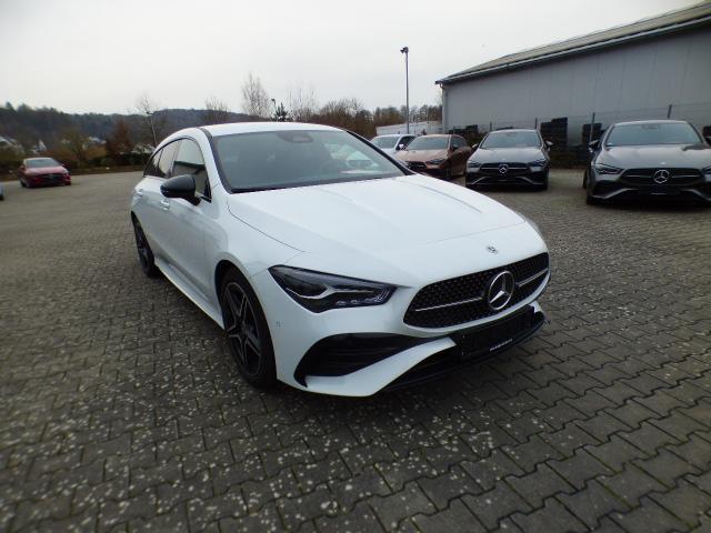 Mercedes-Benz CLA Shooting Brake 200 SB AMG Line Advanced Plus Anhängerkupplung Totwinkel Assist Night Paket Verkehrszeichen 