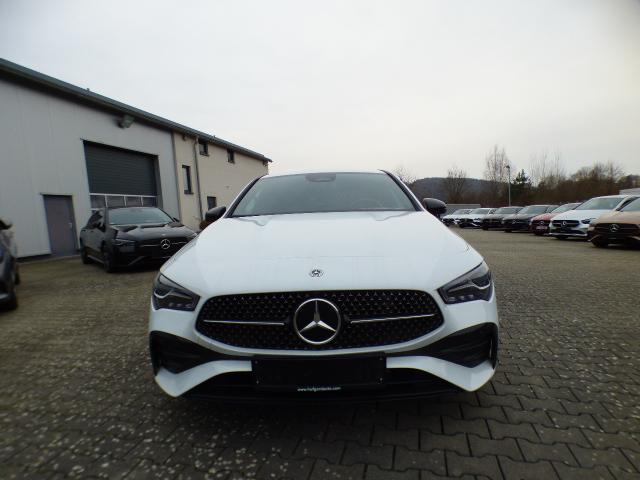 Mercedes-Benz CLA Shooting Brake 200 SB AMG Line Advanced Plus Anhängerkupplung Totwinkel Assist Night Paket Verkehrszeichen 