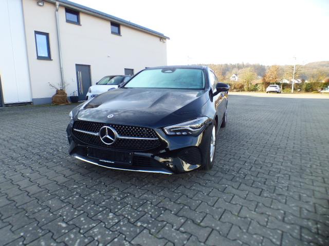 Mercedes-Benz CLA Shooting Brake 180 Progressive Line Advanced Parktronic Kamera EASY Pack LED High Performance 