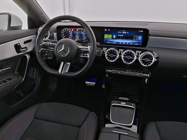 Mercedes-Benz CLA Shooting Brake 180 SB AMG Line Premium Panorama Schiebedach Anhängerkupplung Memory Winter Paket Ambiente Beleuchtung LED Keyless Go Modeljahr 2024 